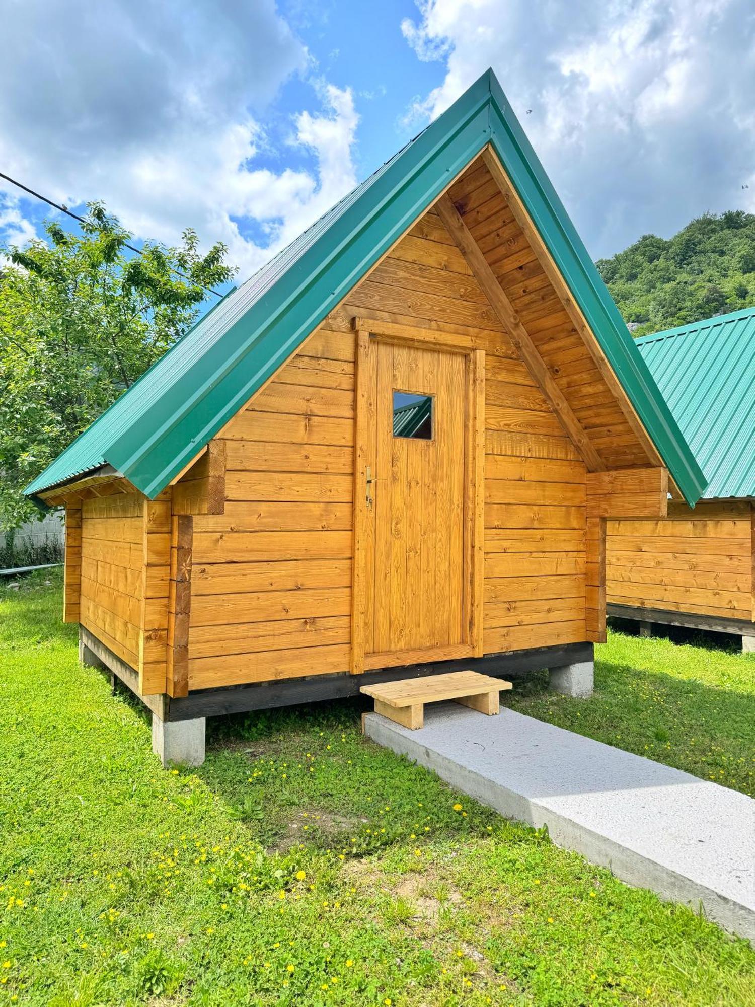 Camp River Кемпинг